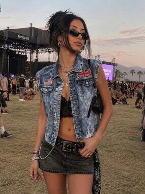 Puzzle Size L Acid Wash Denim Vest USA UK Flag Patches Grunge Y2K Rock Festival